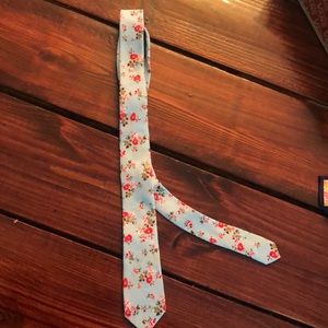 Floral tie